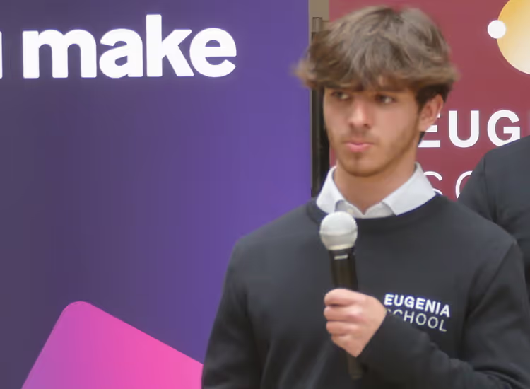Un jeune bachelor pitch son projet