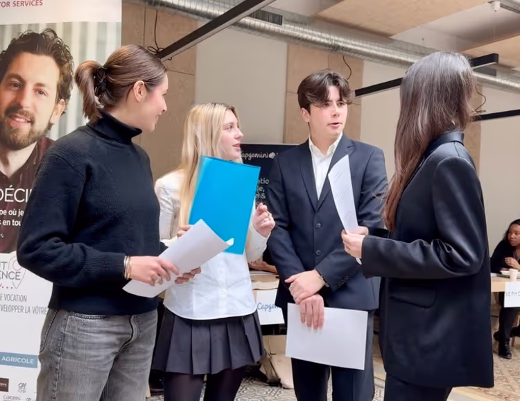 Des étudiants pendant le jobdating